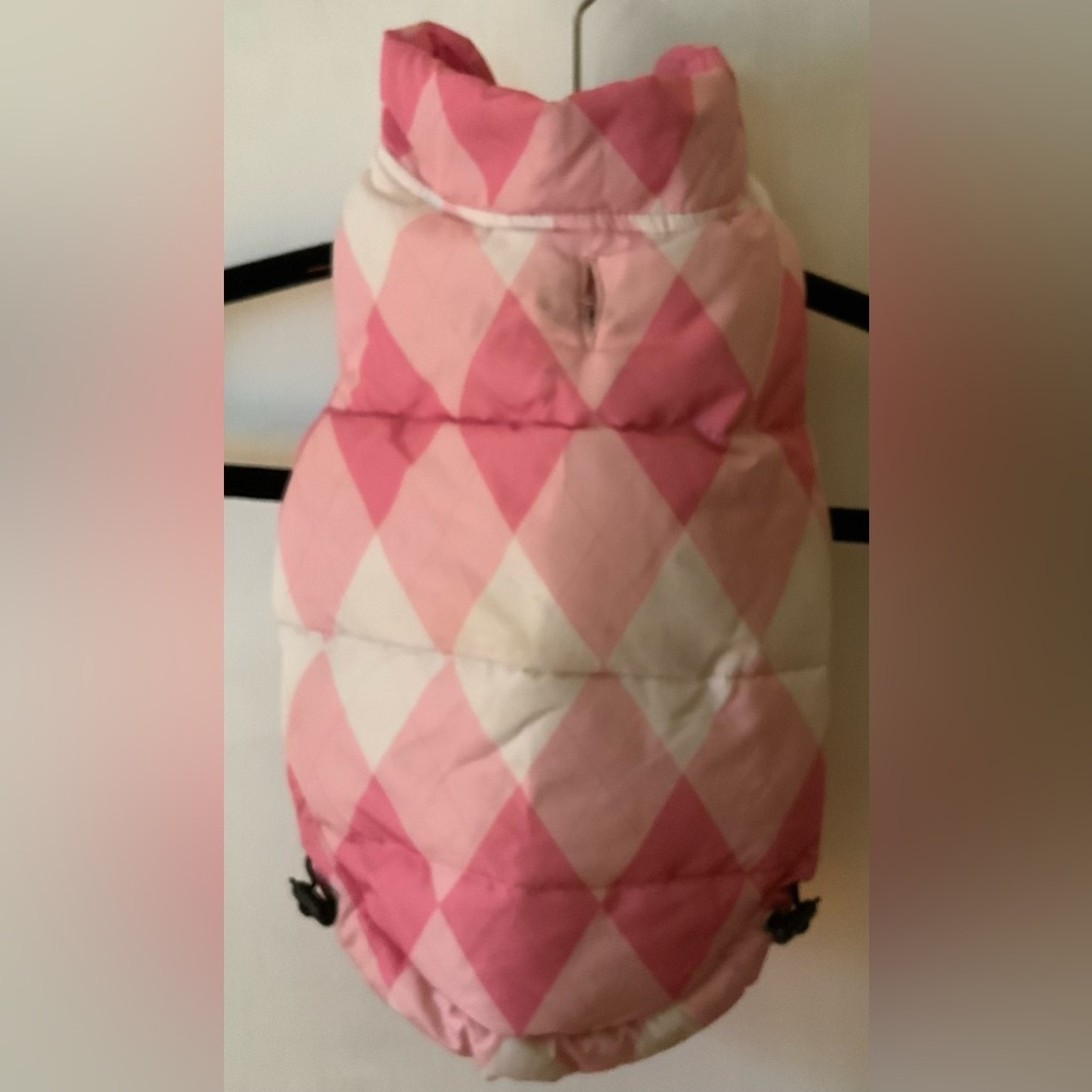 Reversible pink/pink argyle puffer dog vest